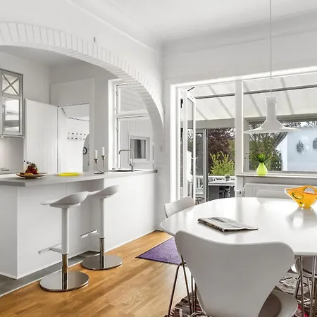 2 Bedroom Cozy In Stubbekobing